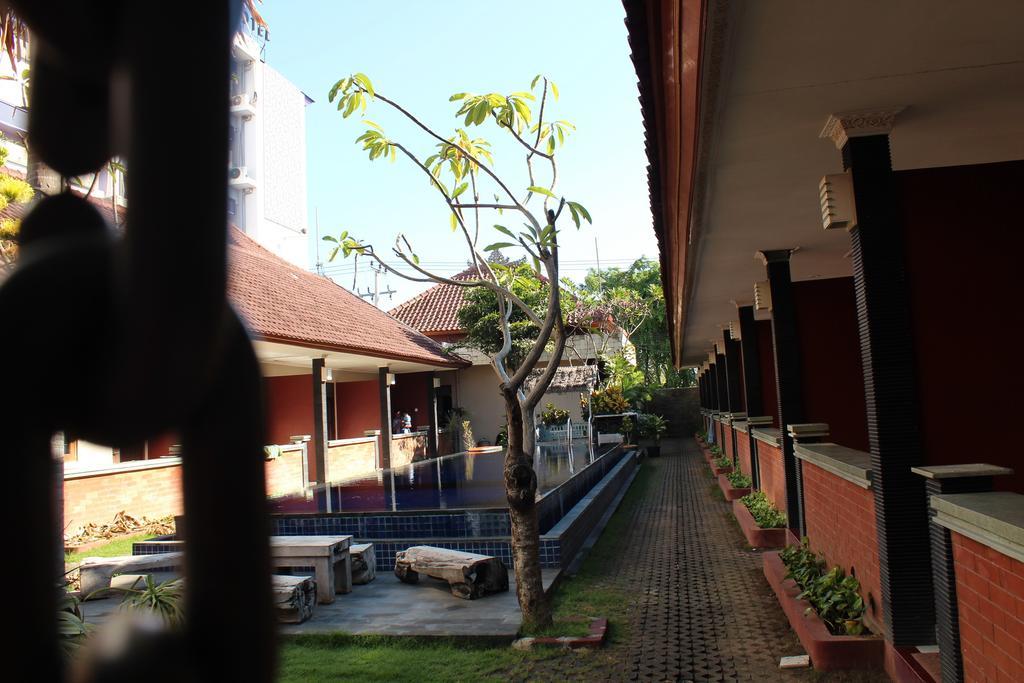Puri Ganesh Hotel Legian  Exterior photo