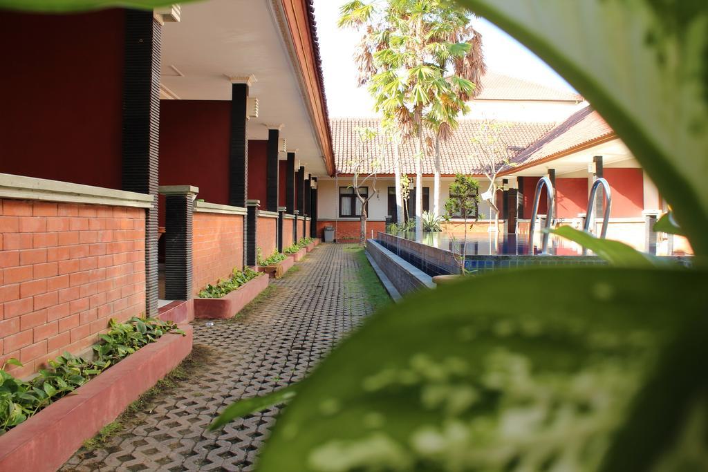 Puri Ganesh Hotel Legian  Exterior photo