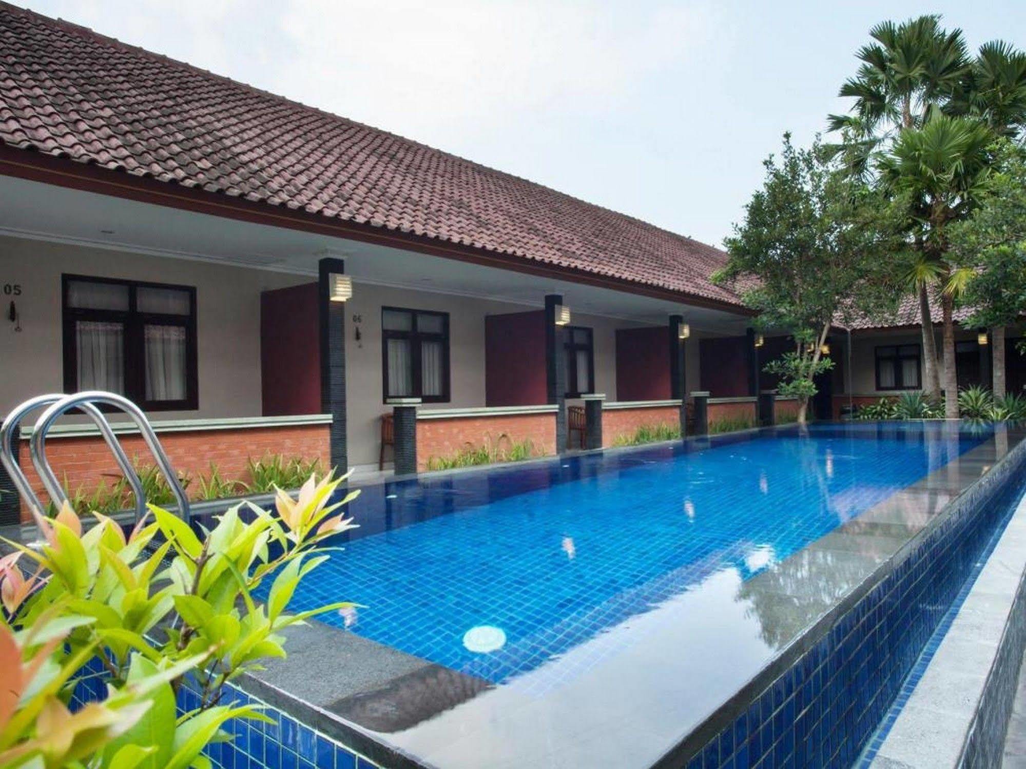 Puri Ganesh Hotel Legian  Exterior photo